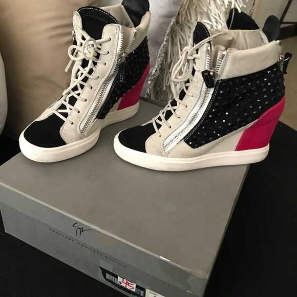 wedge tennis shoes